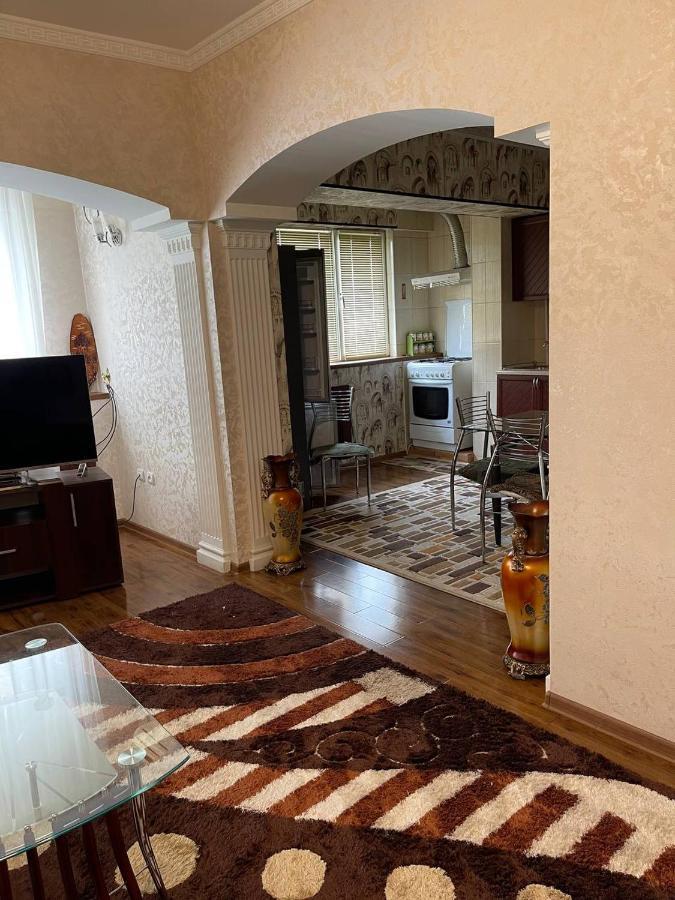 Comfort 2 Room Apartment City Center Tsum 塔什干 外观 照片